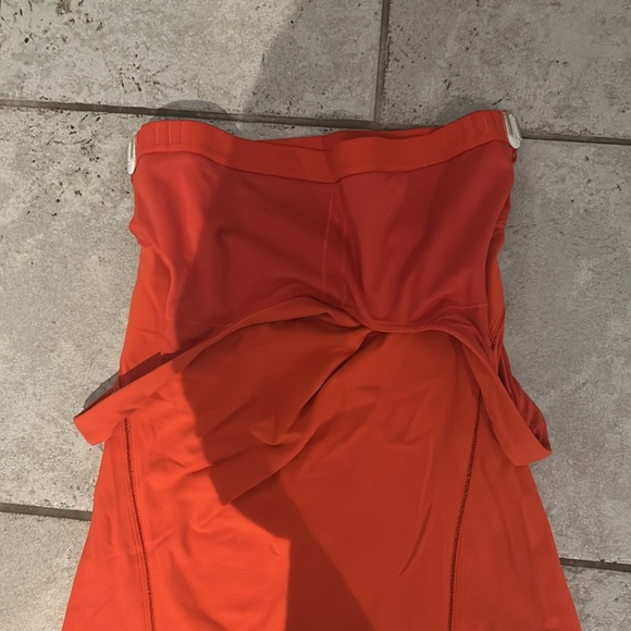 Lululemon red square neck workout tank (size 6) - Picture 7 of 9